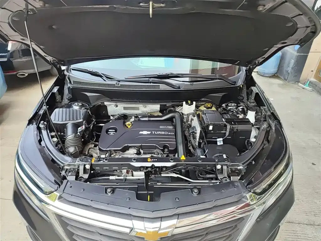 Chevrolet Equinox 2022 из CN, фото 10