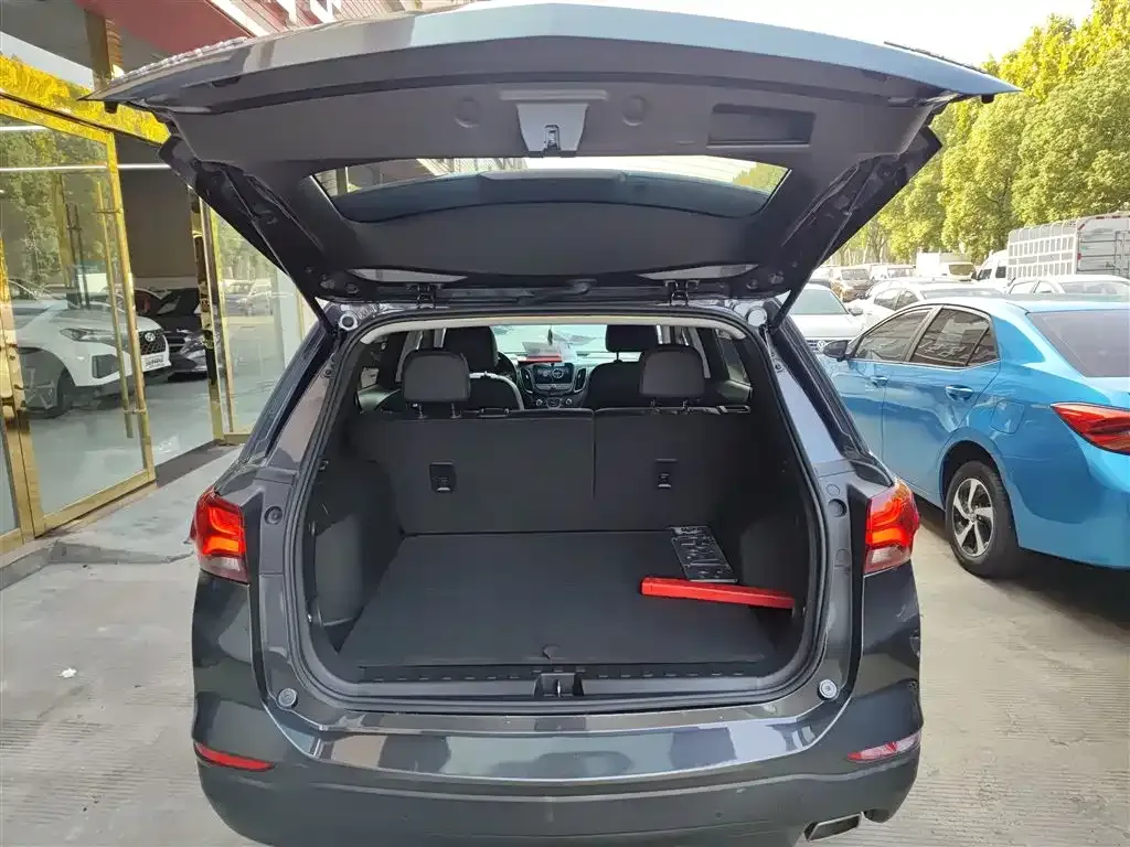 Chevrolet Equinox 2022 из CN, фото 9