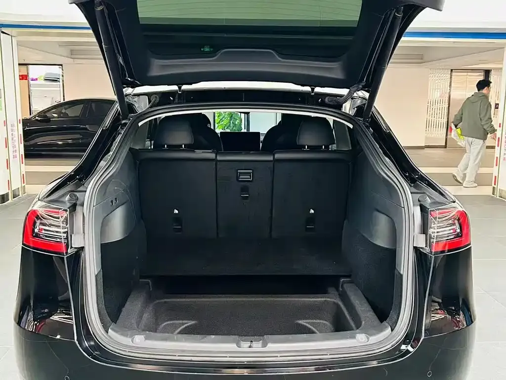 Tesla Model Y 2023 из CN, фото 7