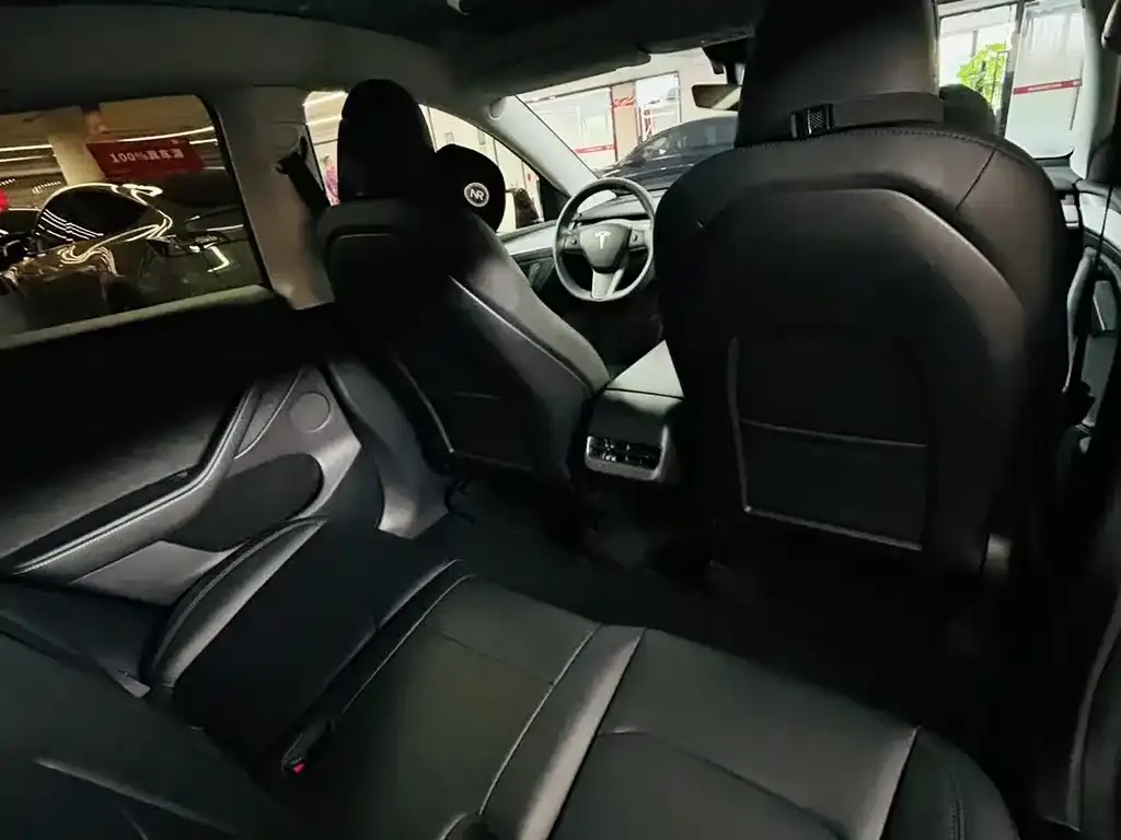 Tesla Model Y 2023 из CN, фото 9