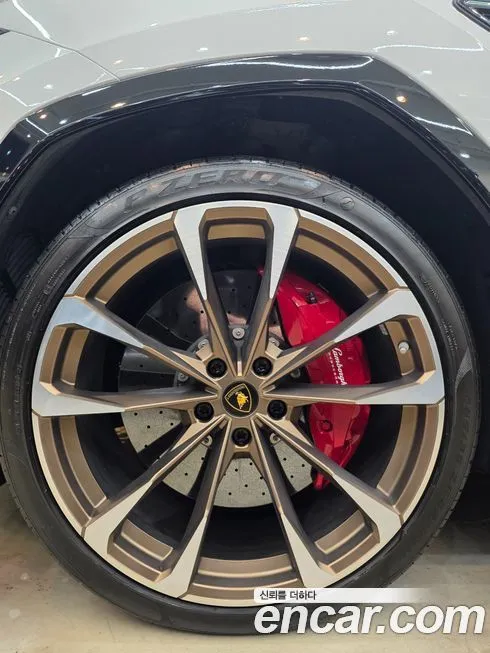 Lamborghini Urus 2024 из KR, фото 8