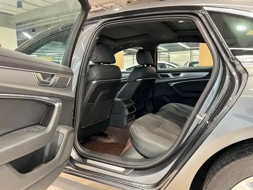 Audi A6L 2024 из CN, фото 10