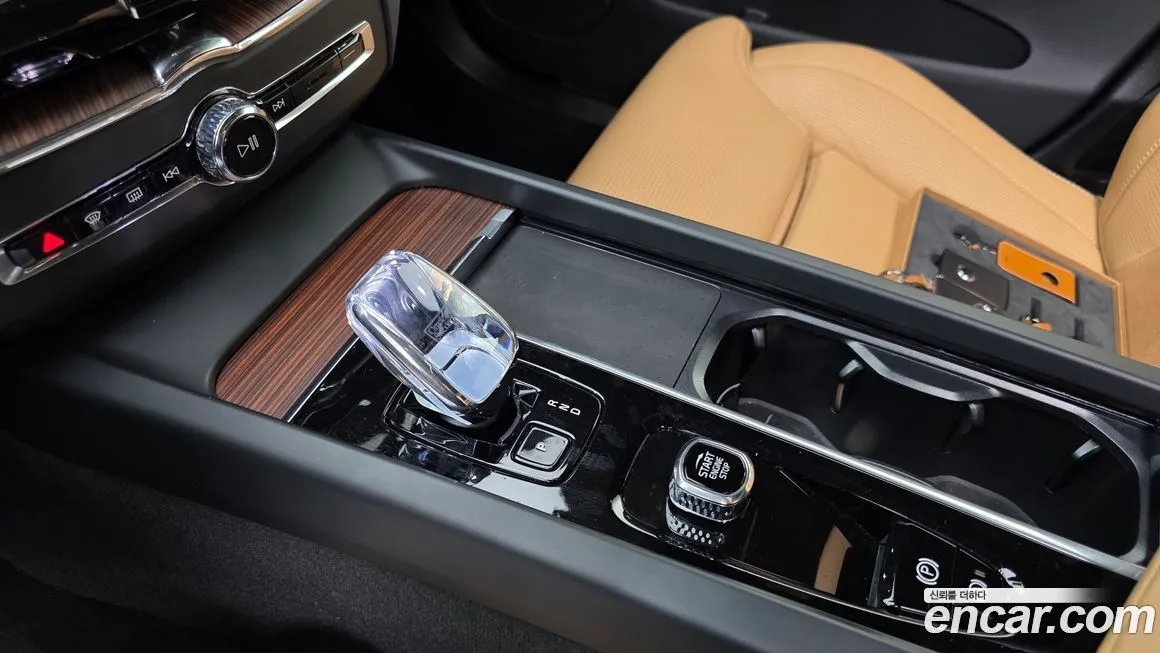 Volvo XC60 2025 из KR, фото 9