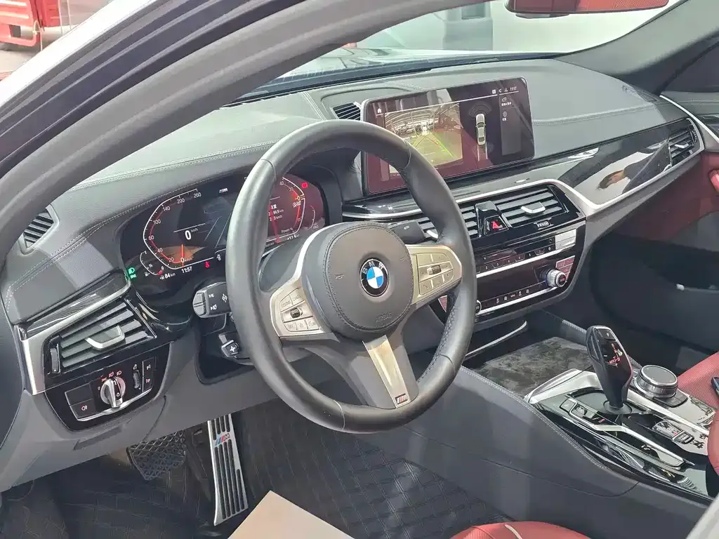 BMW 5 Series 2023 из CN, фото 4