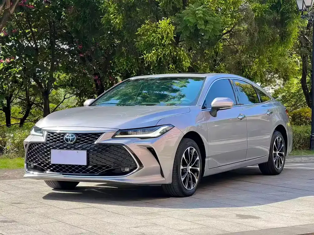 Toyota Avalon 2023 из CN, фото 1