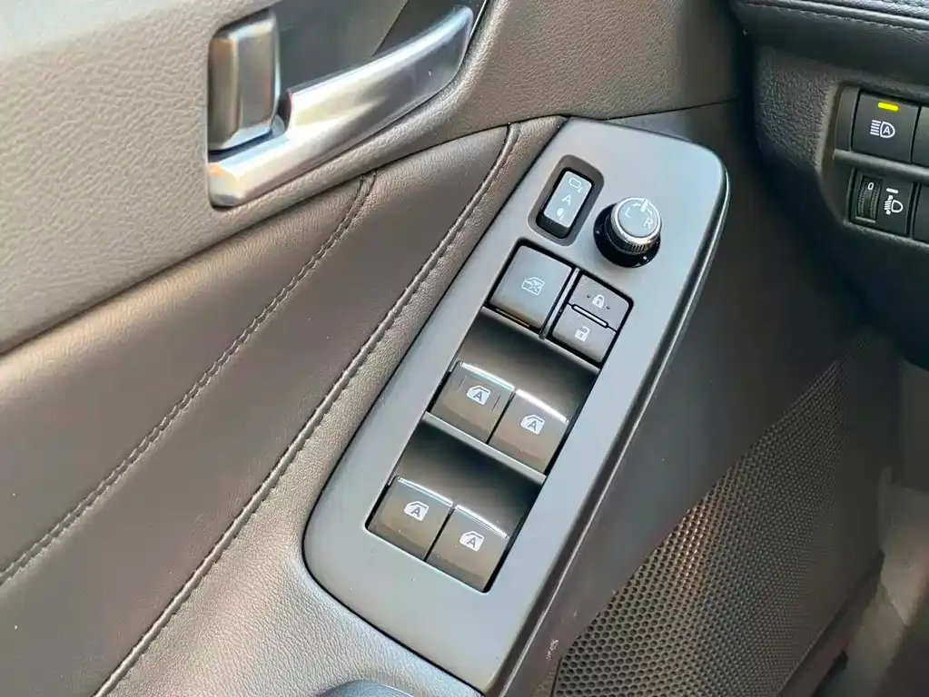 Toyota Avalon 2023 из CN, фото 10