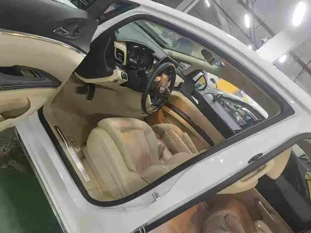Buick GL8 2023 из CN, фото 2