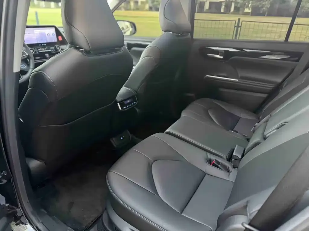 Toyota Highlander 2023 из CN, фото 6