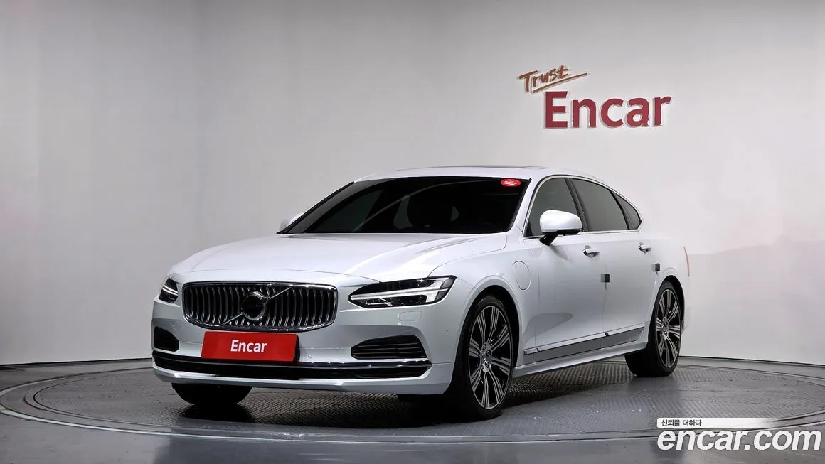 Volvo S90 — фото 1