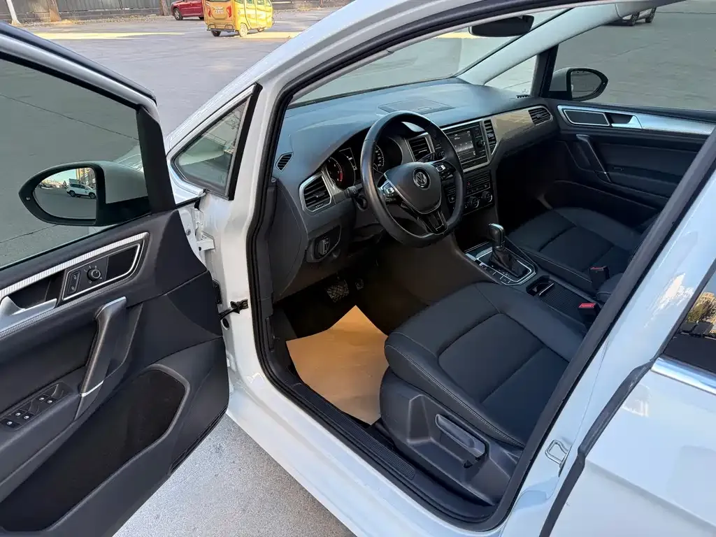 Volkswagen Golf Sportsvan 2021 из CN, фото 8