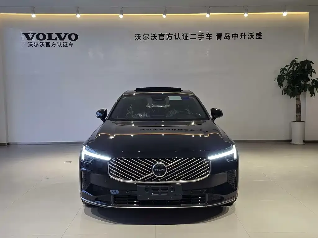 Volvo S90 2025 из CN, фото 2