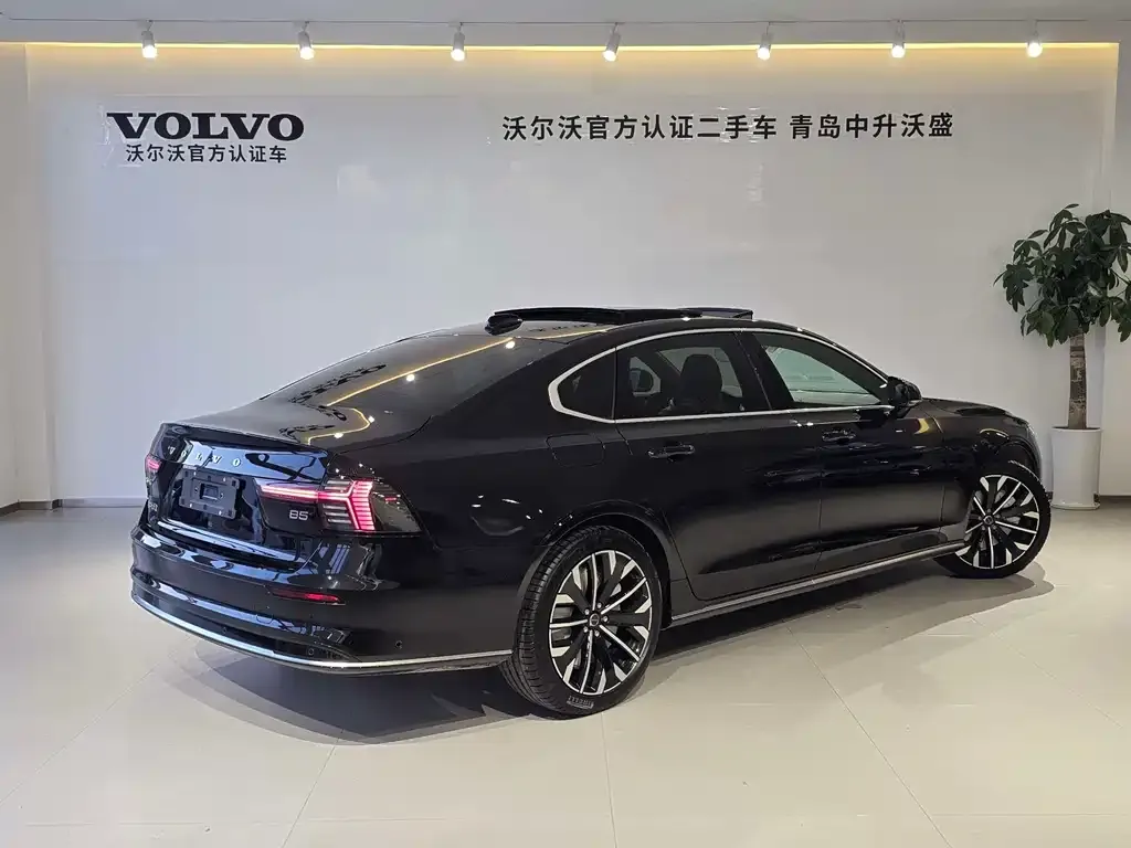 Volvo S90 2025 из CN, фото 3