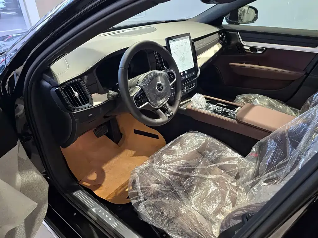 Volvo S90 2025 из CN, фото 9