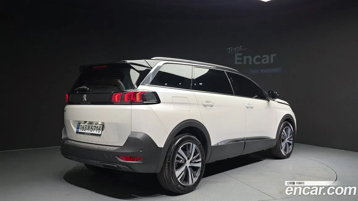 Peugeot 5008 2024 из KR, фото 2