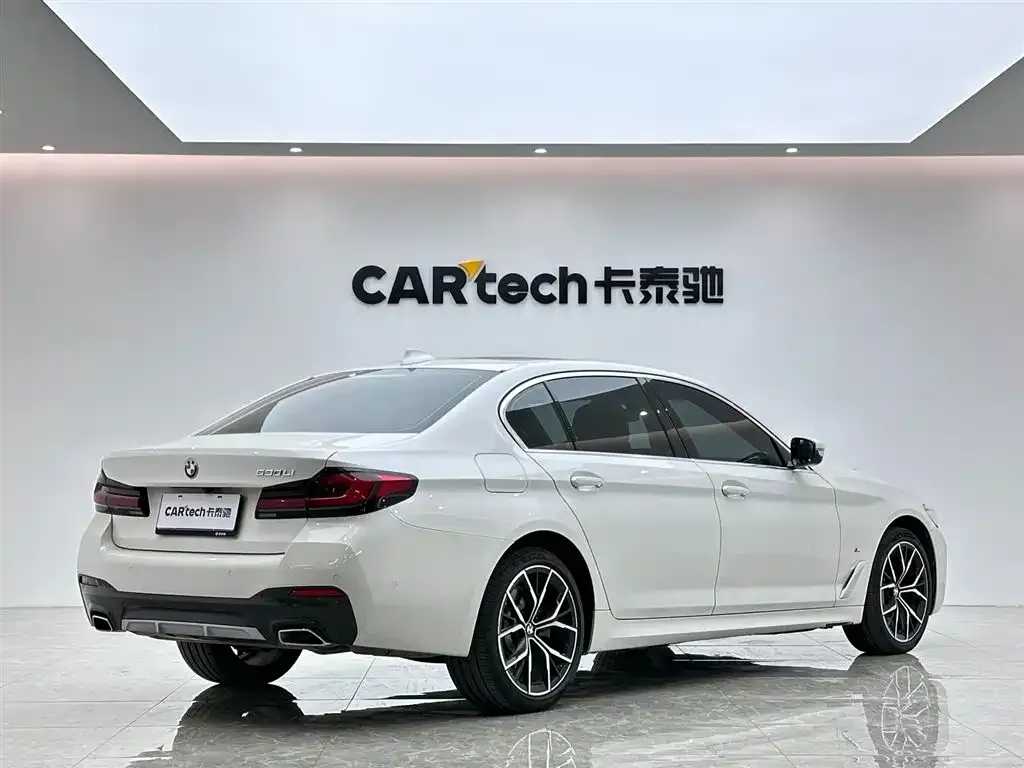 BMW 5 Series — фото 5