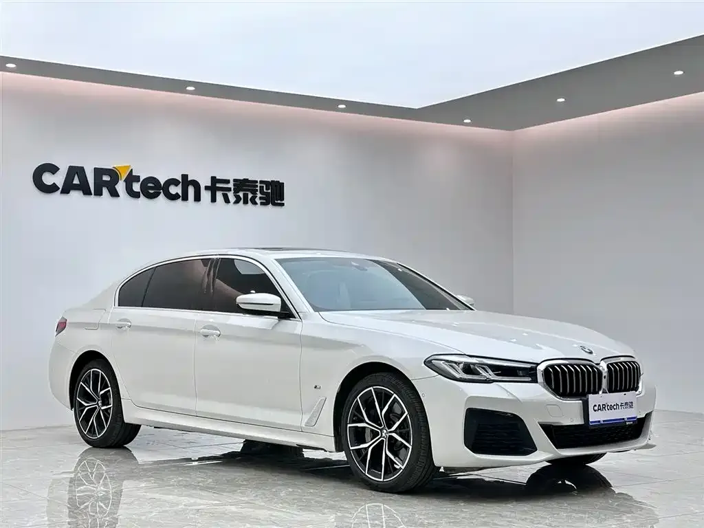 BMW 5 Series — фото 6