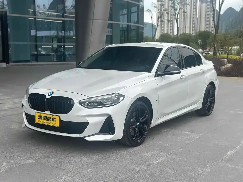 BMW 1 Series 2022 из CN, фото 1