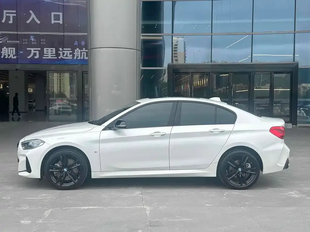 BMW 1 Series 2022 из CN, фото 4