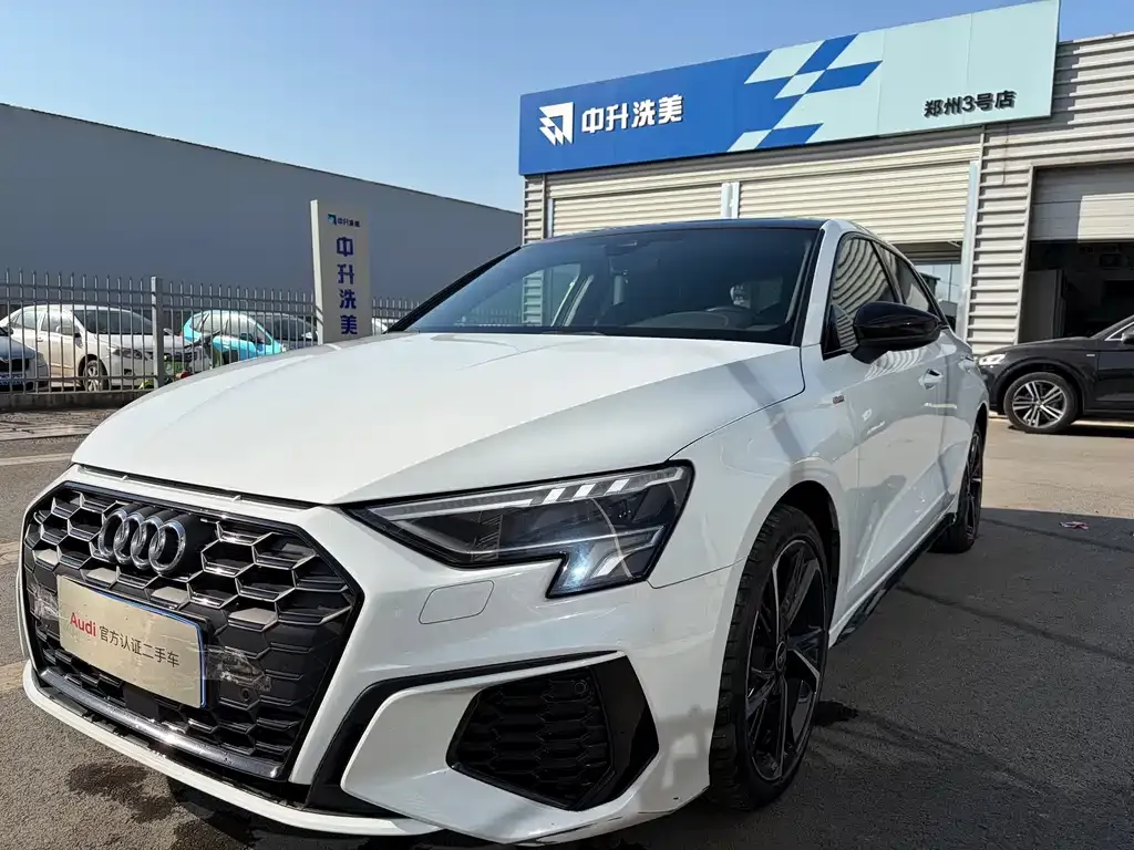 Audi A3 2023 из CN, фото 1