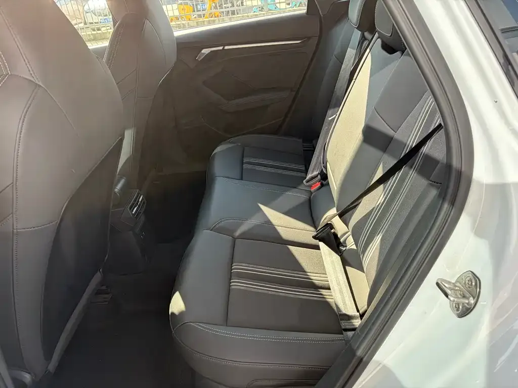 Audi A3 2023 из CN, фото 3