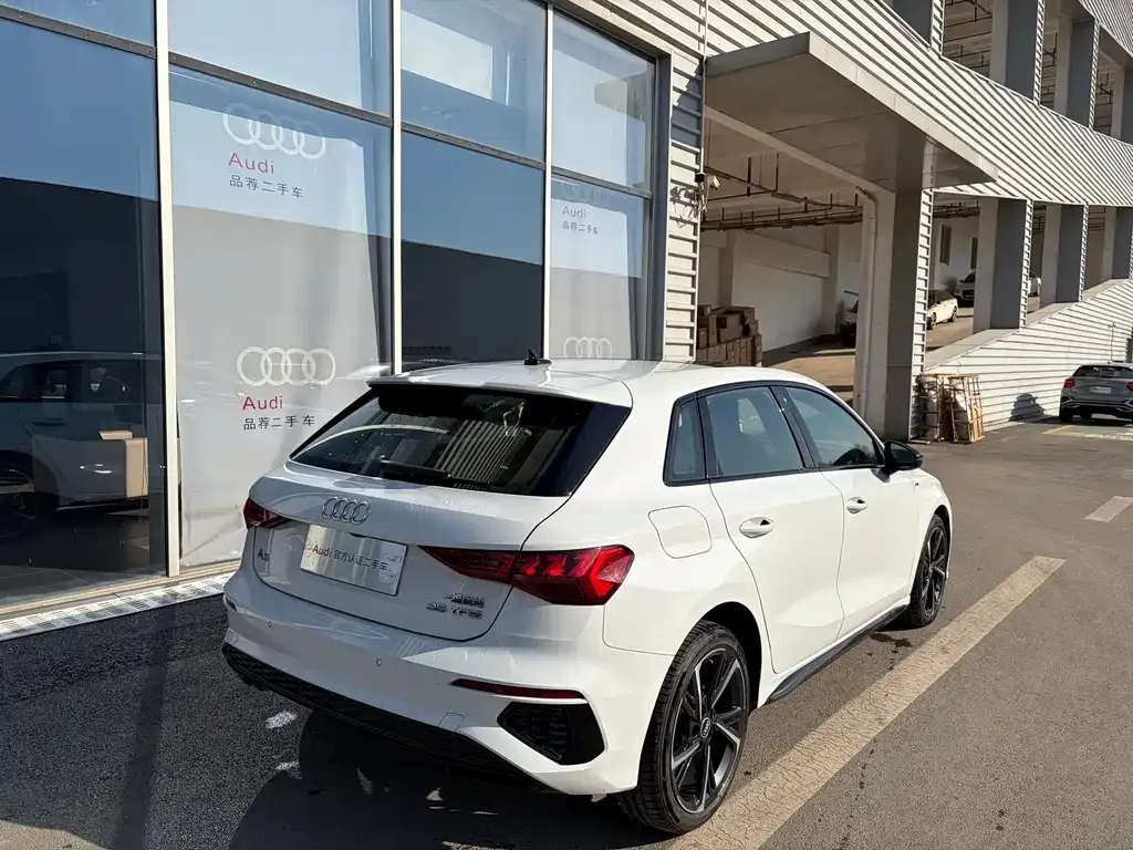 Audi A3 2023 из CN, фото 6