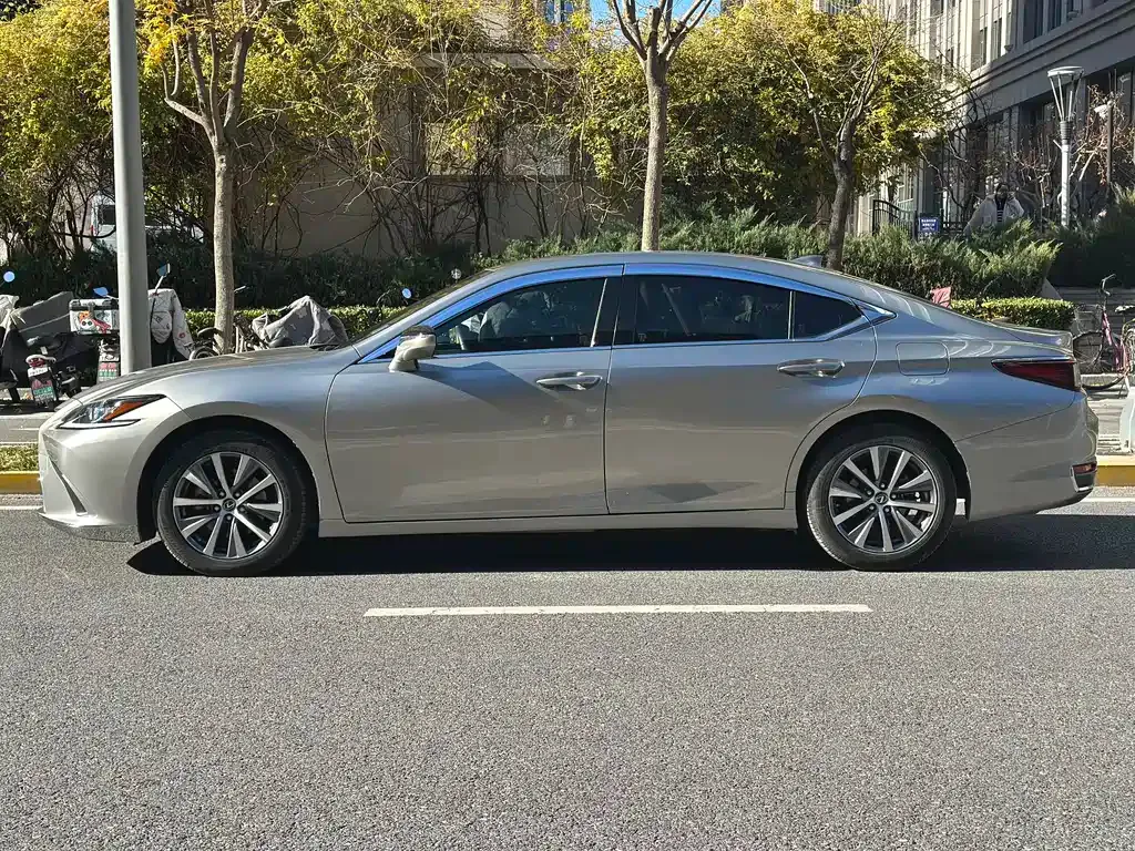 Lexus ES 2021 из CN, фото 4