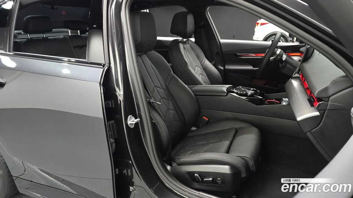 BMW 5-Series 2025 из KR, фото 10