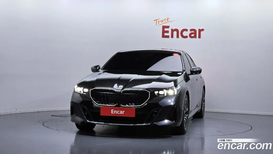 BMW 5-Series 2025 из KR, фото 3