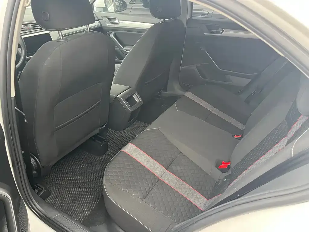 Volkswagen Lamando 2022 из CN, фото 10