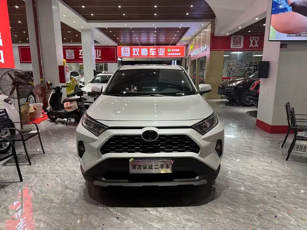 Toyota RAV4 2021 из CN, фото 2