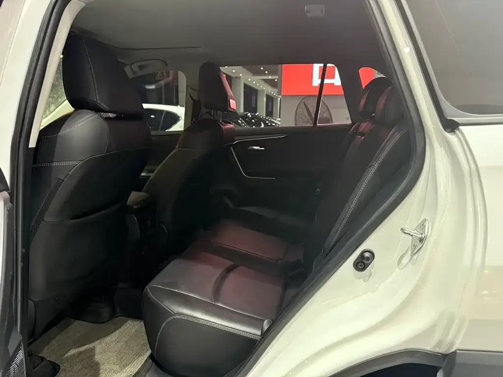 Toyota RAV4 2021 из CN, фото 6