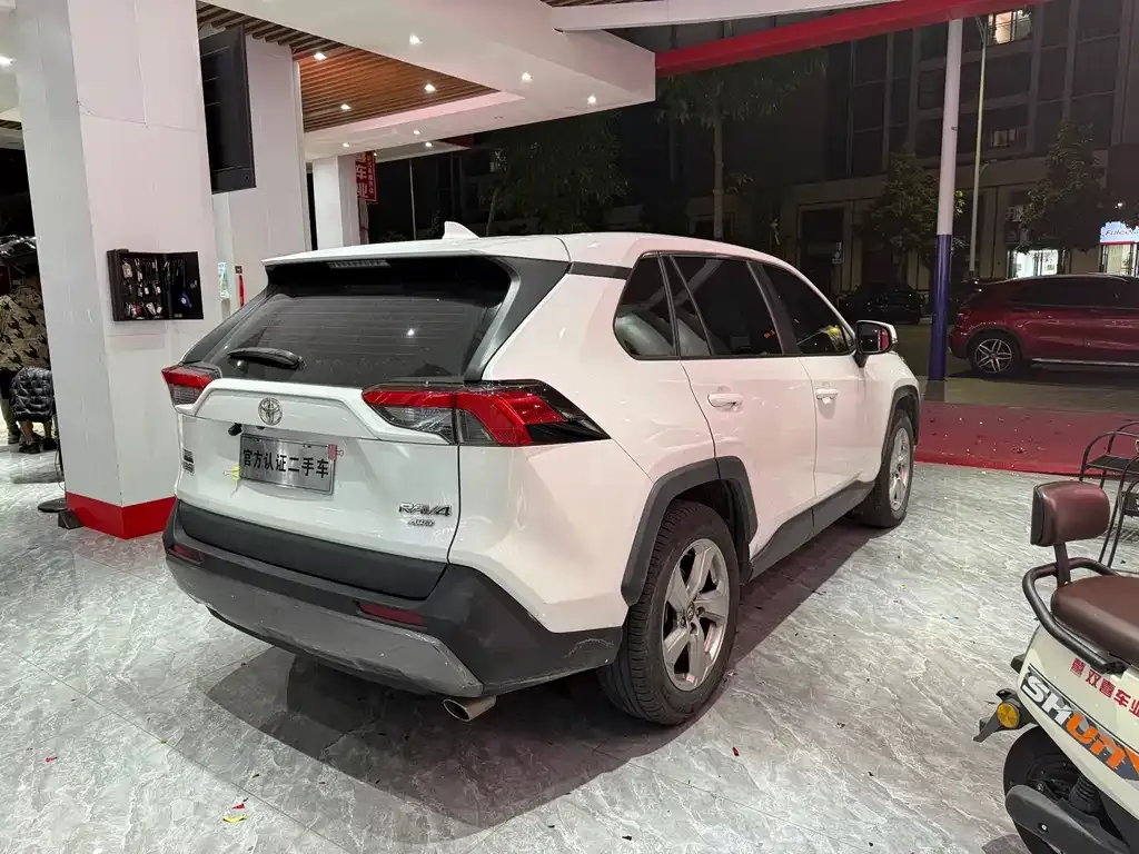 Toyota RAV4 2021 из CN, фото 9