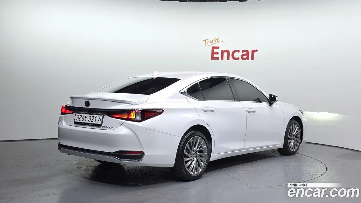 Lexus ES 2023 из KR, фото 2