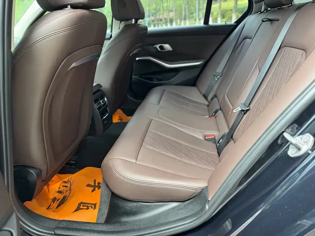 BMW 3 Series 2023 из CN, фото 6