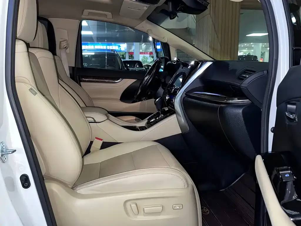 Toyota Alphard 2021 из CN, фото 10