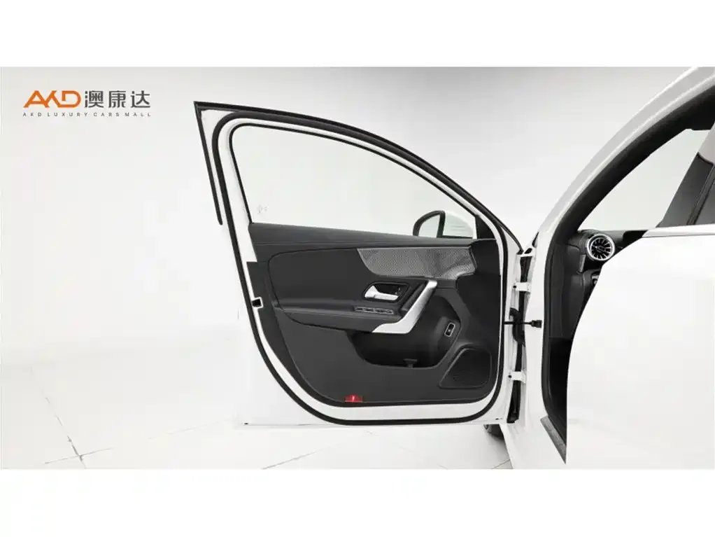 Mercedes-Benz A-Class 2023 из CN, фото 10