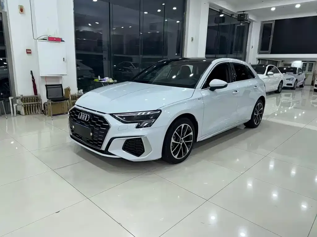 Audi A3 2024 из CN, фото 1
