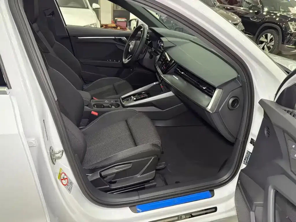 Audi A3 2024 из CN, фото 10