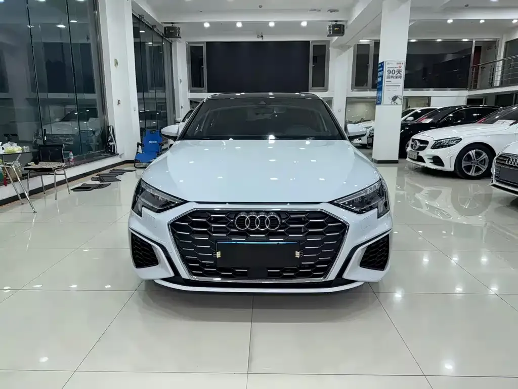 Audi A3 2024 из CN, фото 2