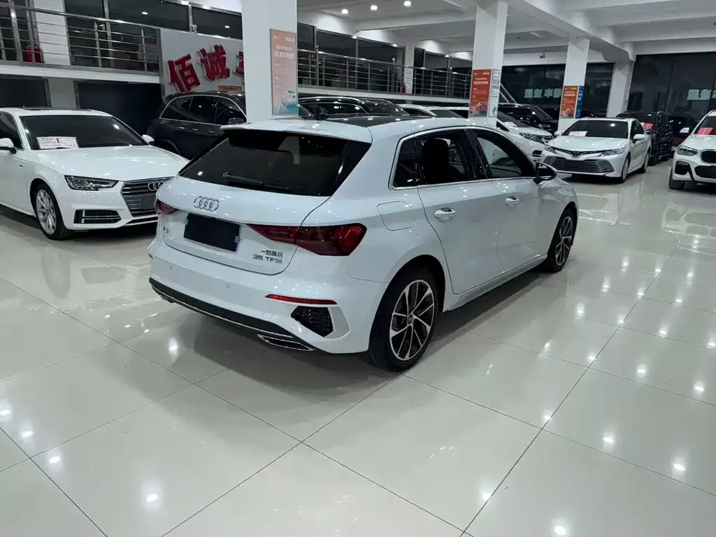 Audi A3 2024 из CN, фото 3