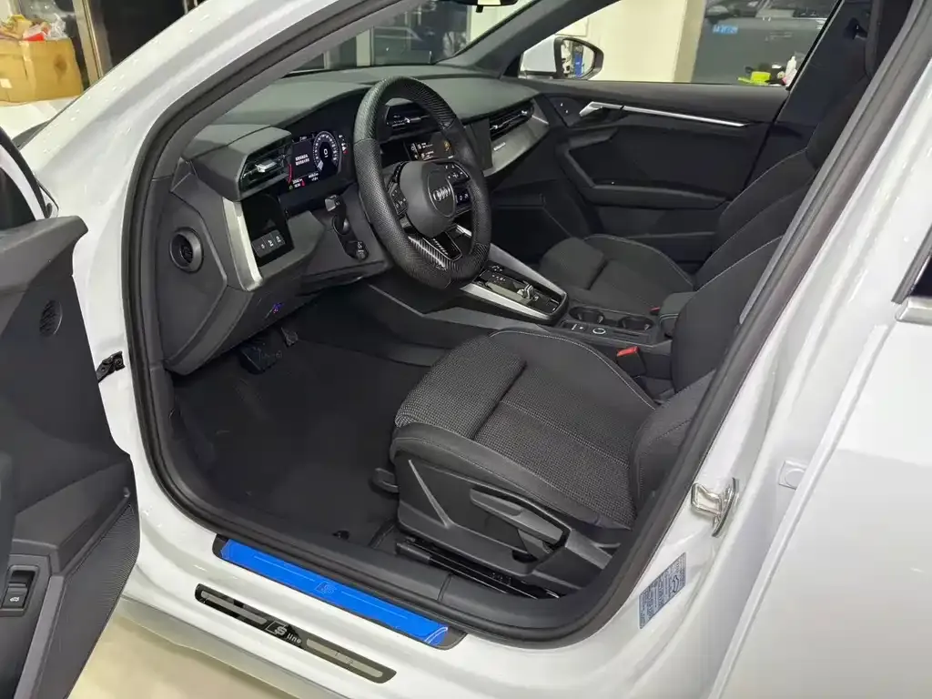 Audi A3 2024 из CN, фото 5