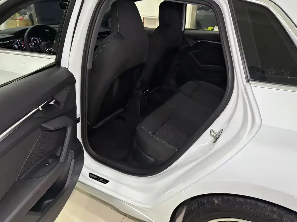 Audi A3 2024 из CN, фото 9