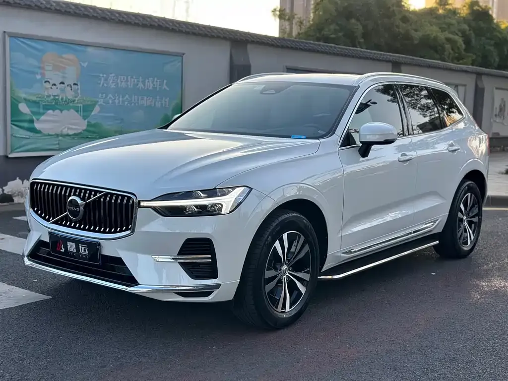 Volvo XC60 2023 из CN, фото 1