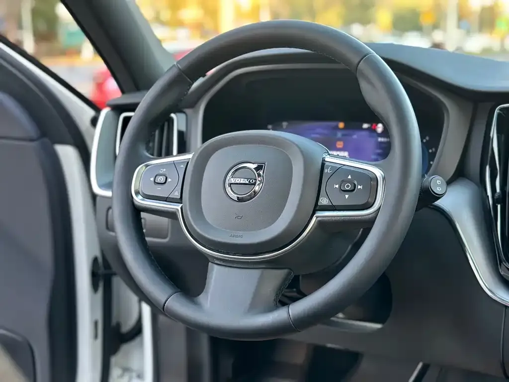 Volvo XC60 2023 из CN, фото 10