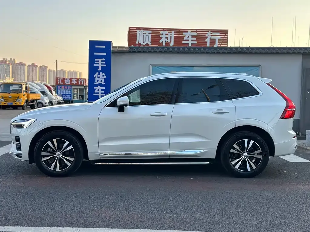 Volvo XC60 2023 из CN, фото 3
