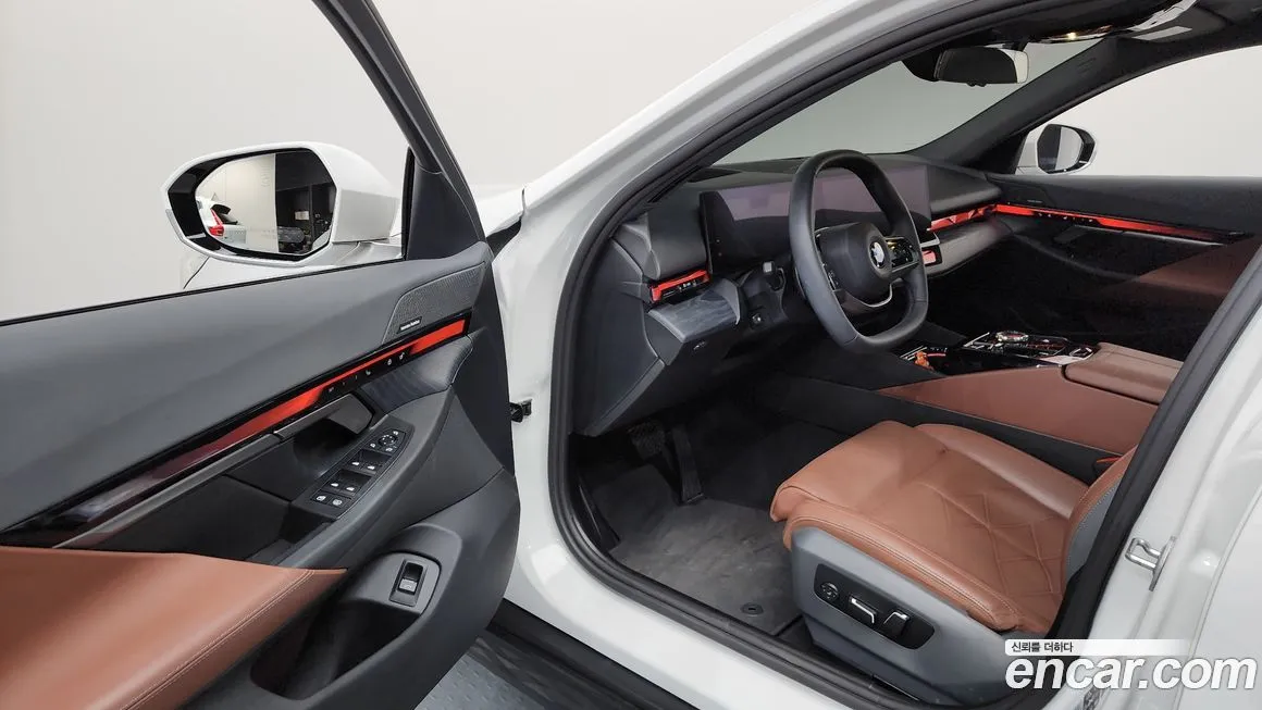 BMW 5-Series 2024 из KR, фото 10