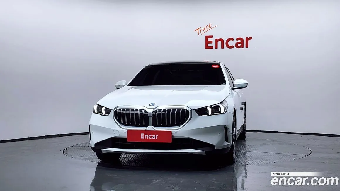 BMW 5-Series 2024 из KR, фото 3