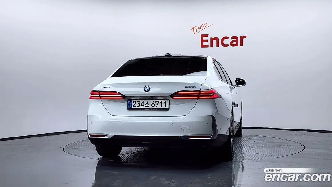 BMW 5-Series 2024 из KR, фото 4