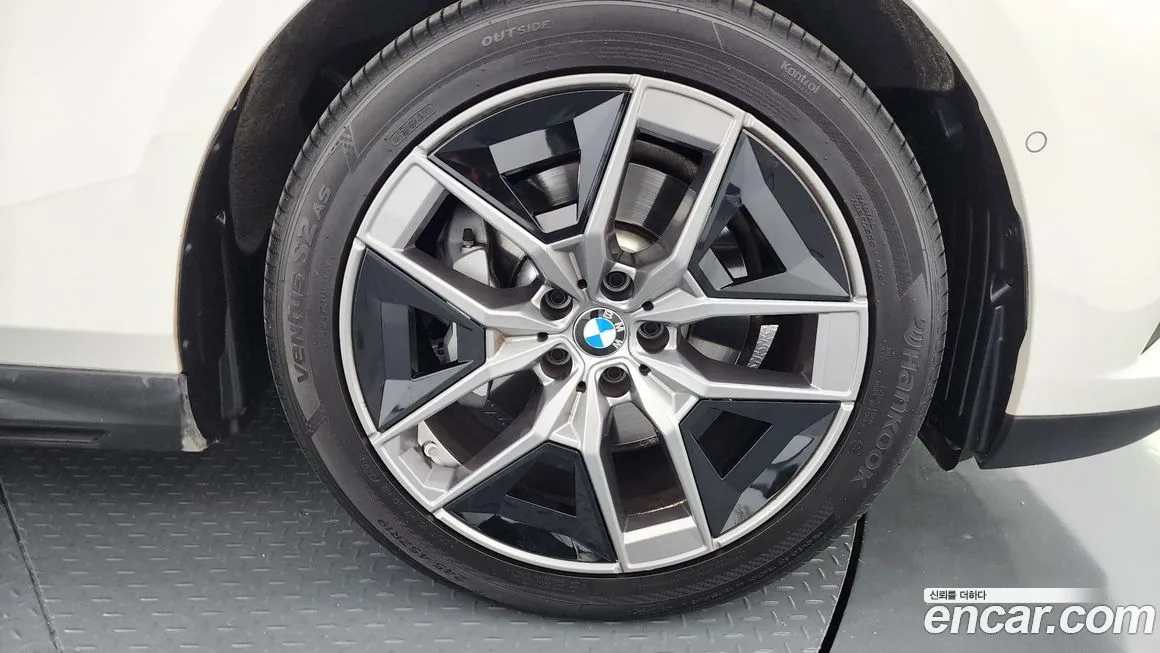 BMW 5-Series 2024 из KR, фото 5