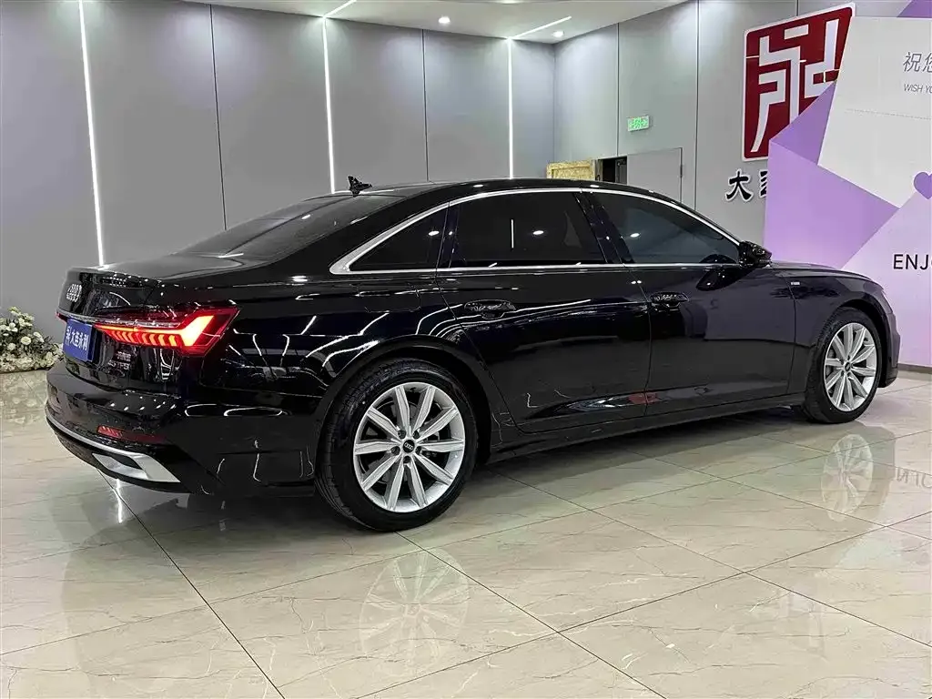 Audi A6L 2023 из CN, фото 4